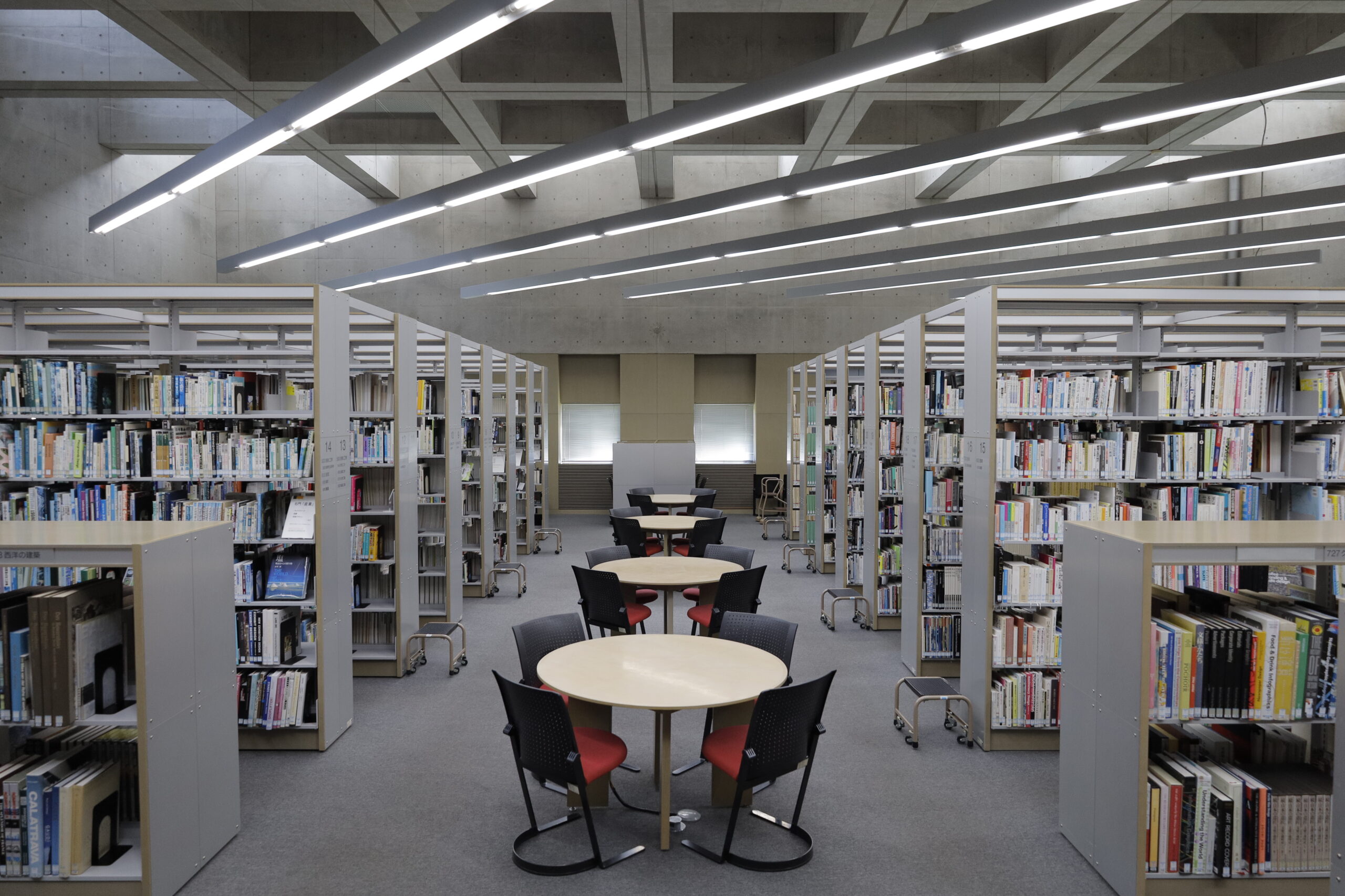 教育、研究活動を支援する附属図書館 | NID Focus | 公立大学法人長岡